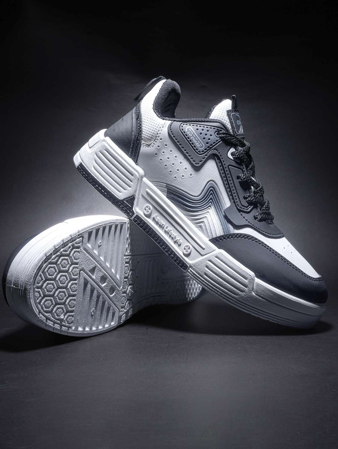 men color block lace up sneaker