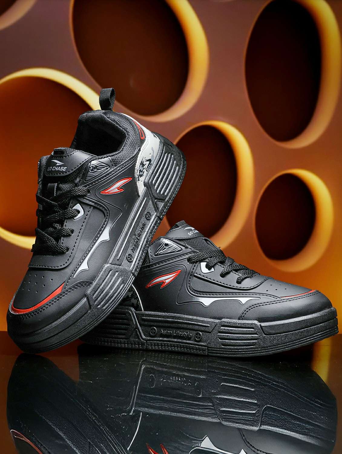 men solid lace up sneaker