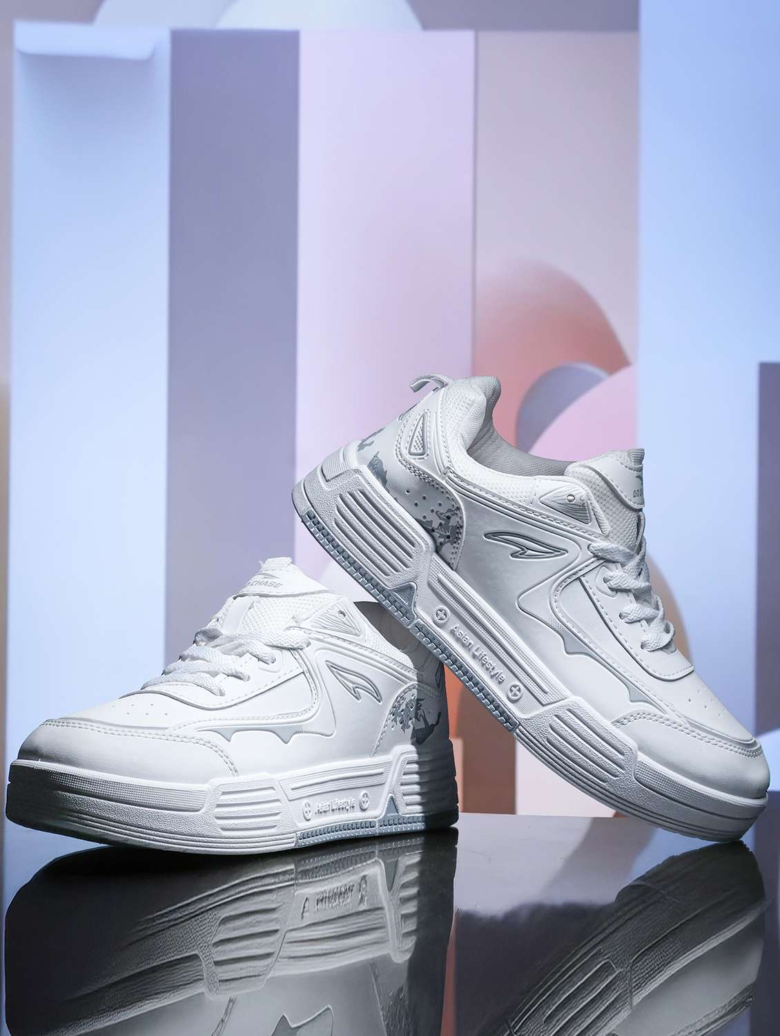 men solid lace up sneaker