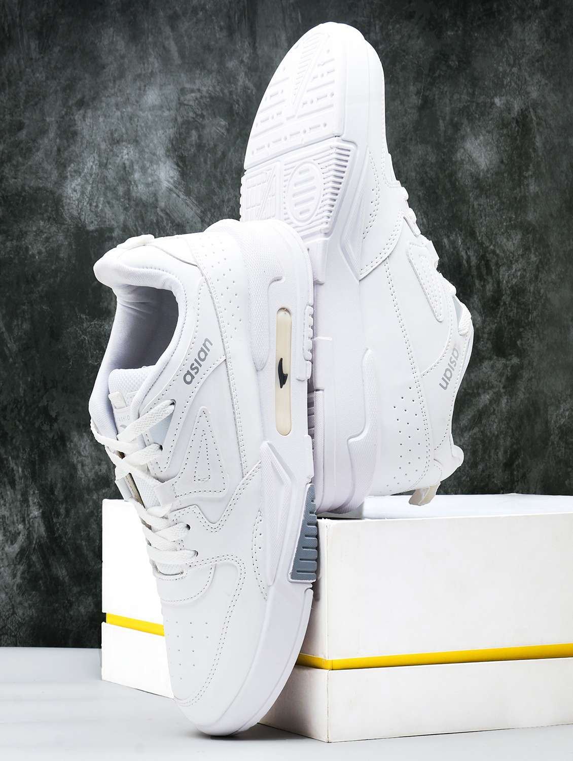 men solid lace up sneaker