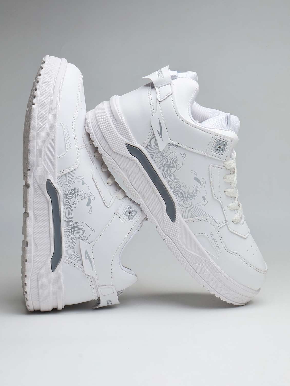 men solid lace up sneaker