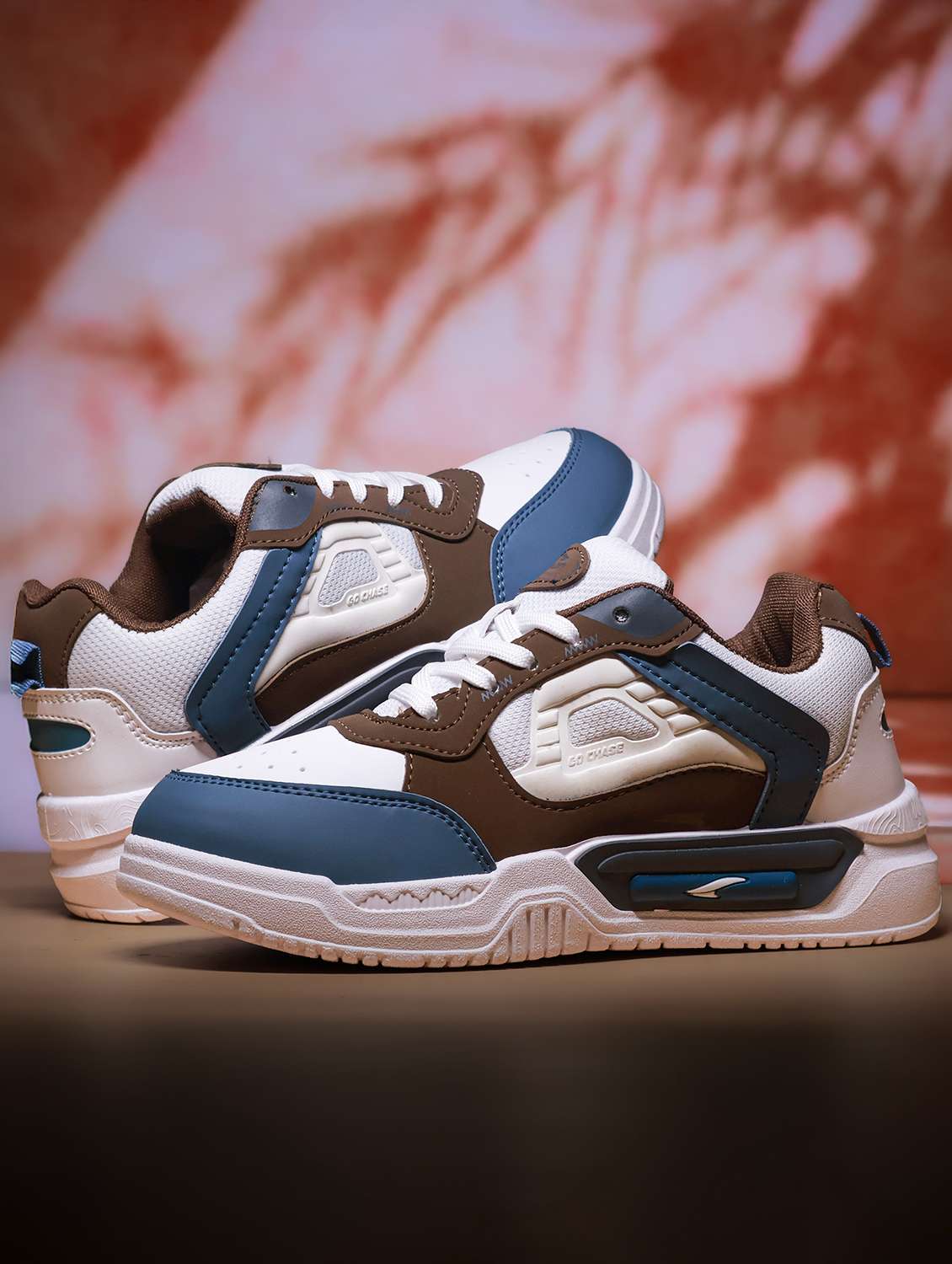 men color block lace up sneaker