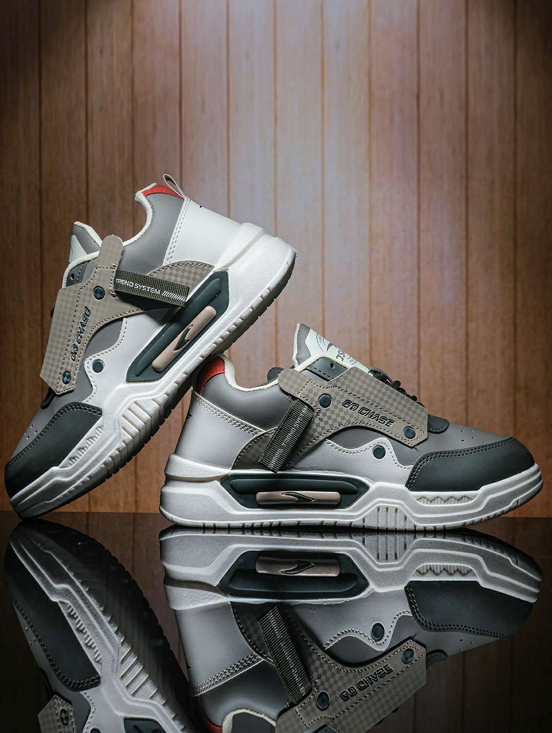 men color block lace up sneaker
