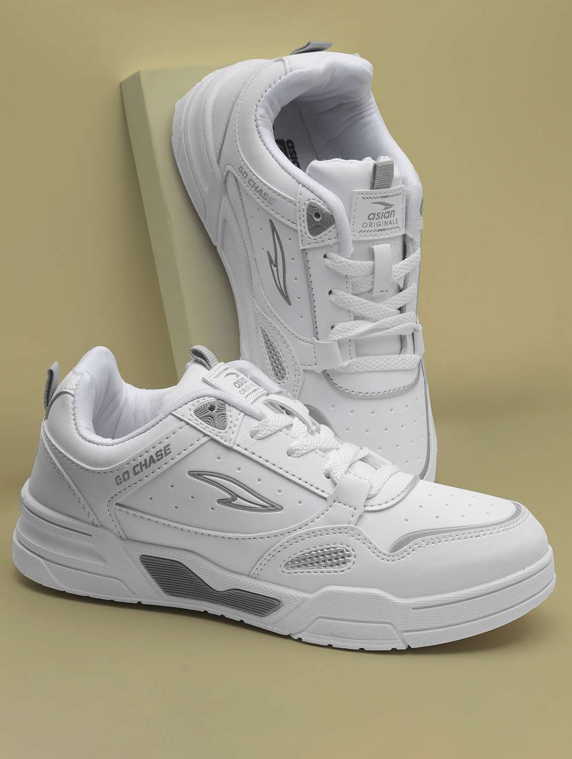 men solid lace up sneaker