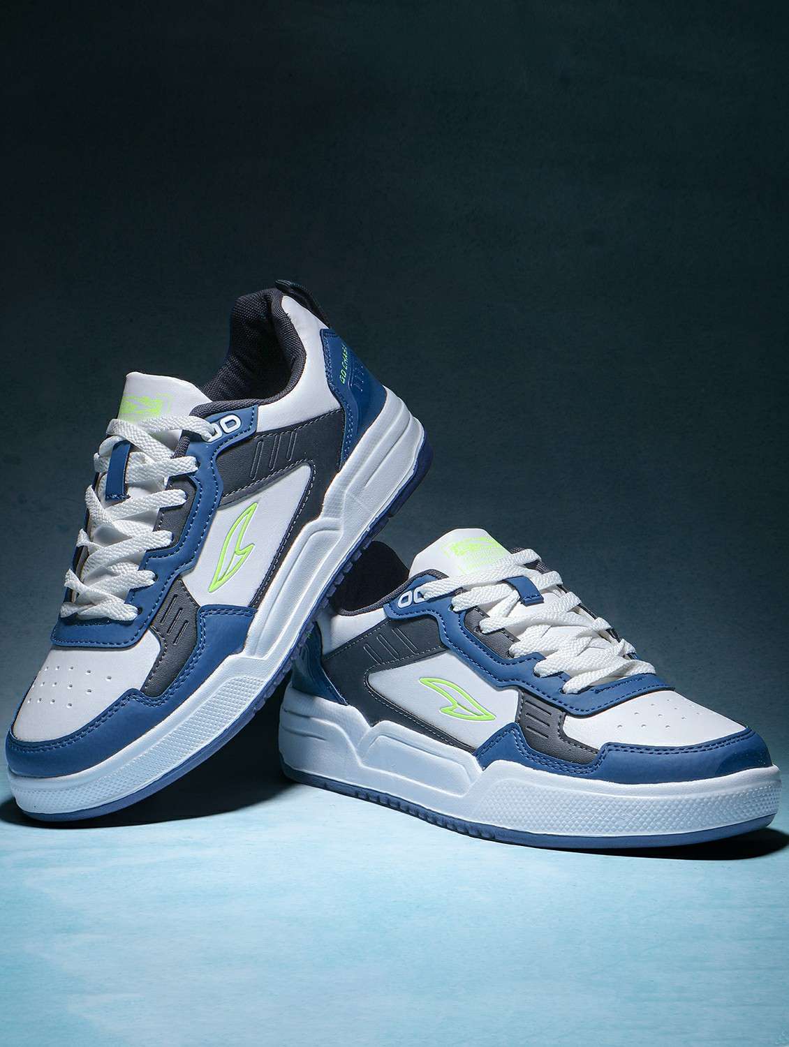 men color block lace up sneaker