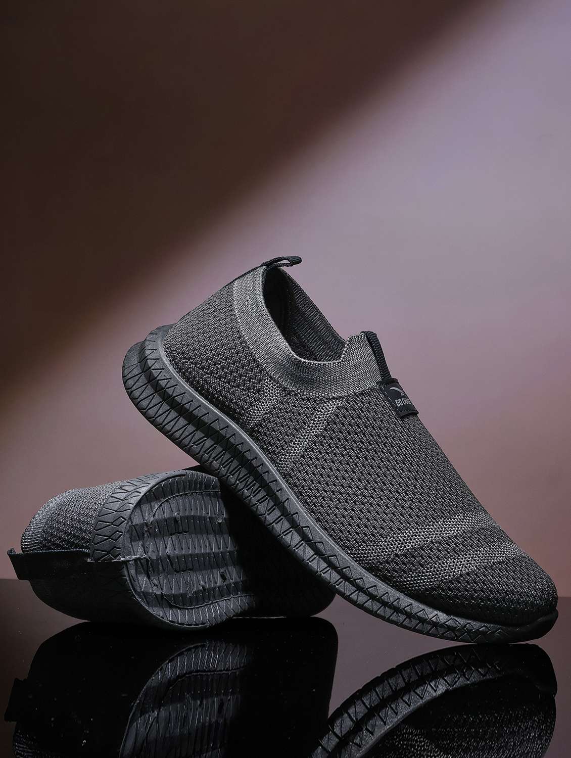 men striped slip on shoe