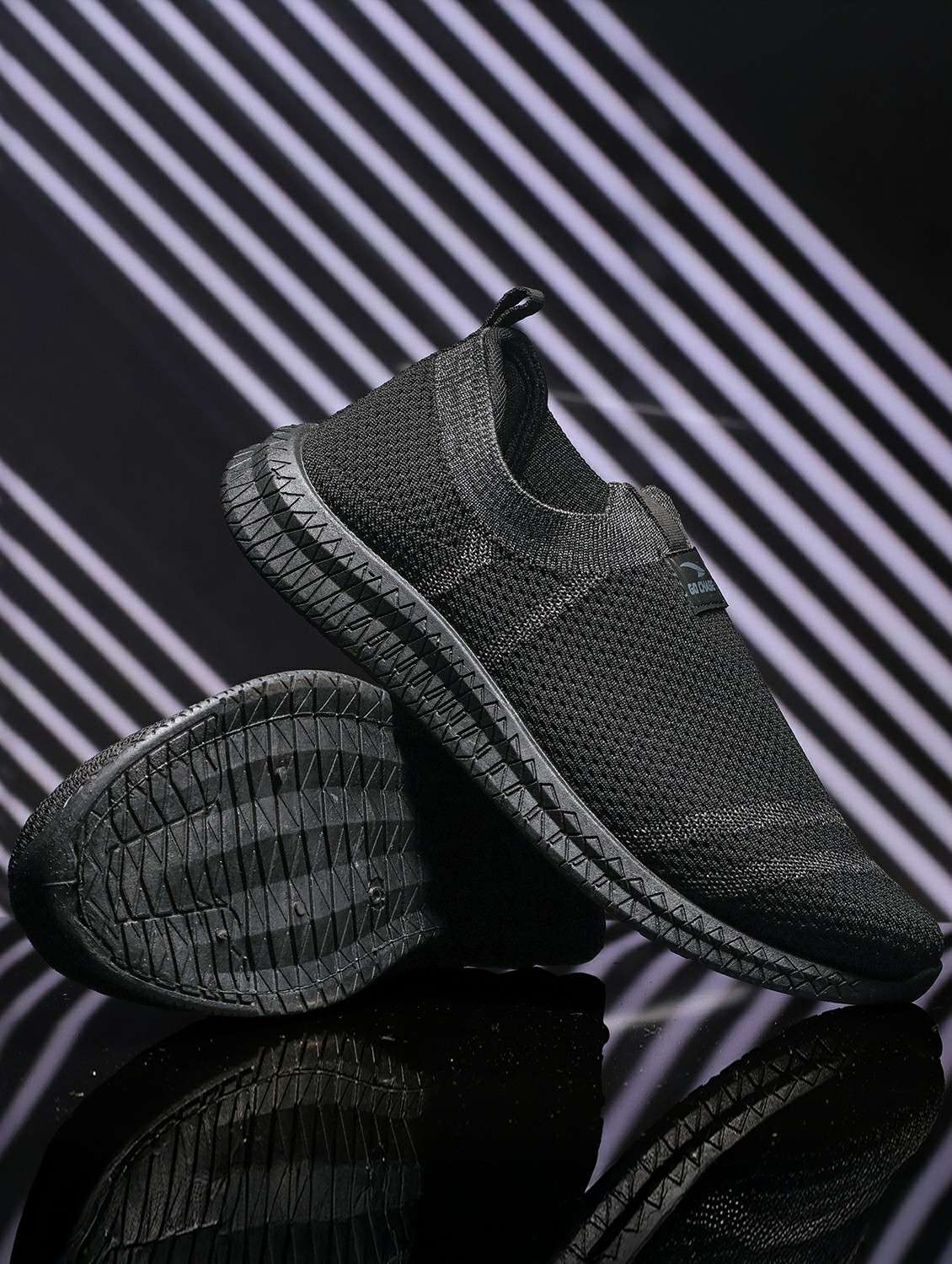 men striped slip on shoe