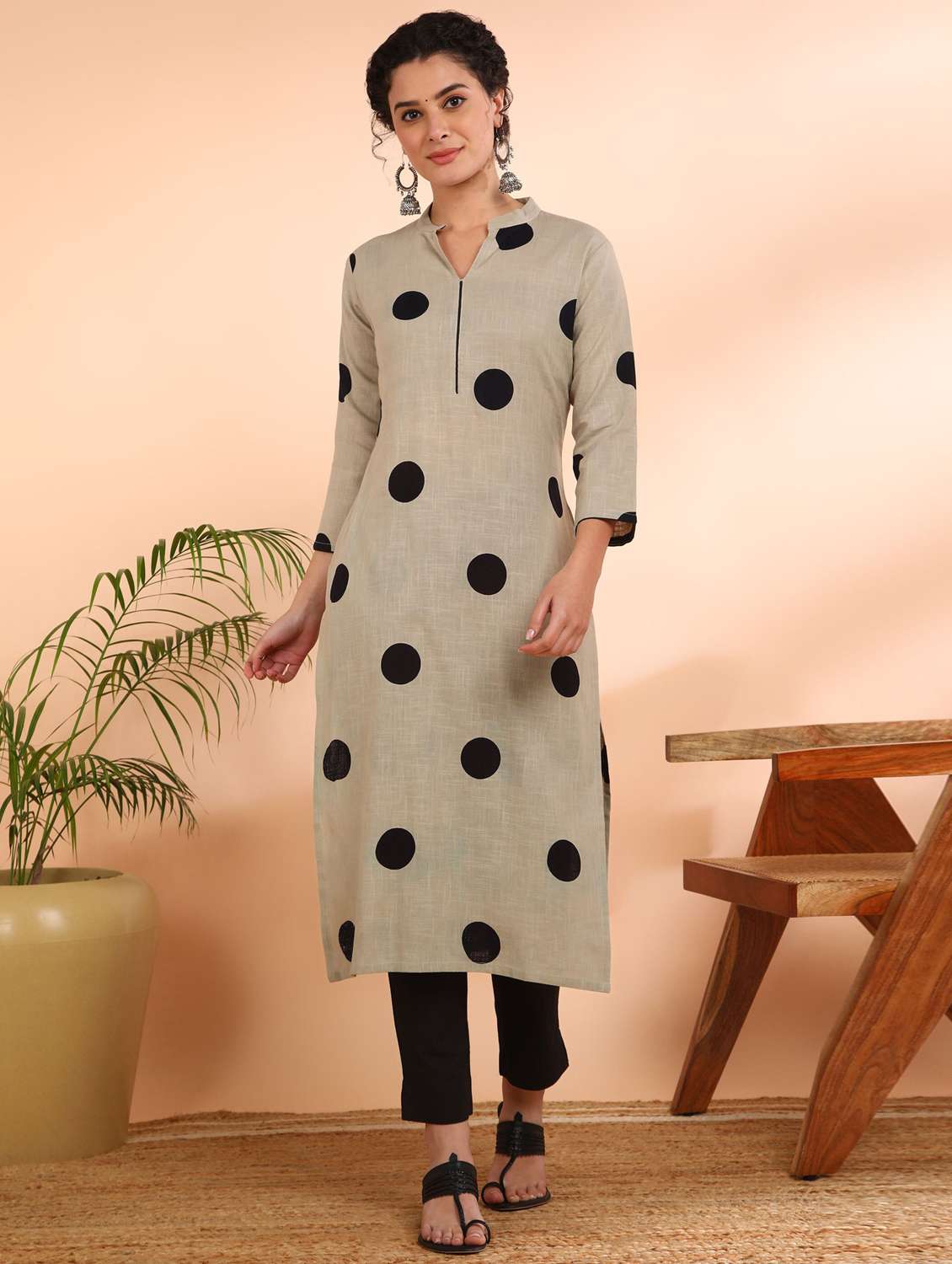 women polka dot three quarter sleeve straight kurta