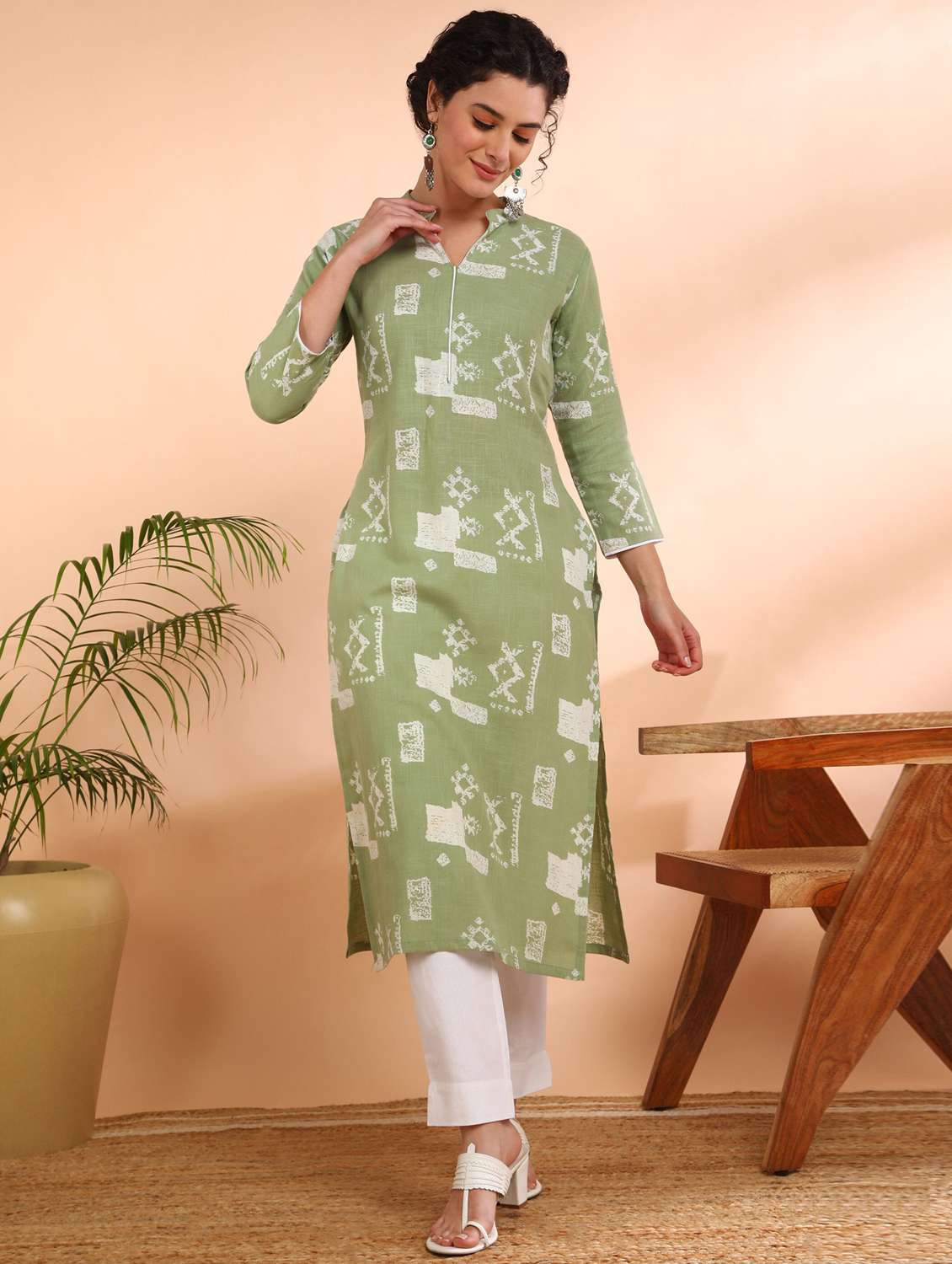 women printed three quarter sleeve straight kurta