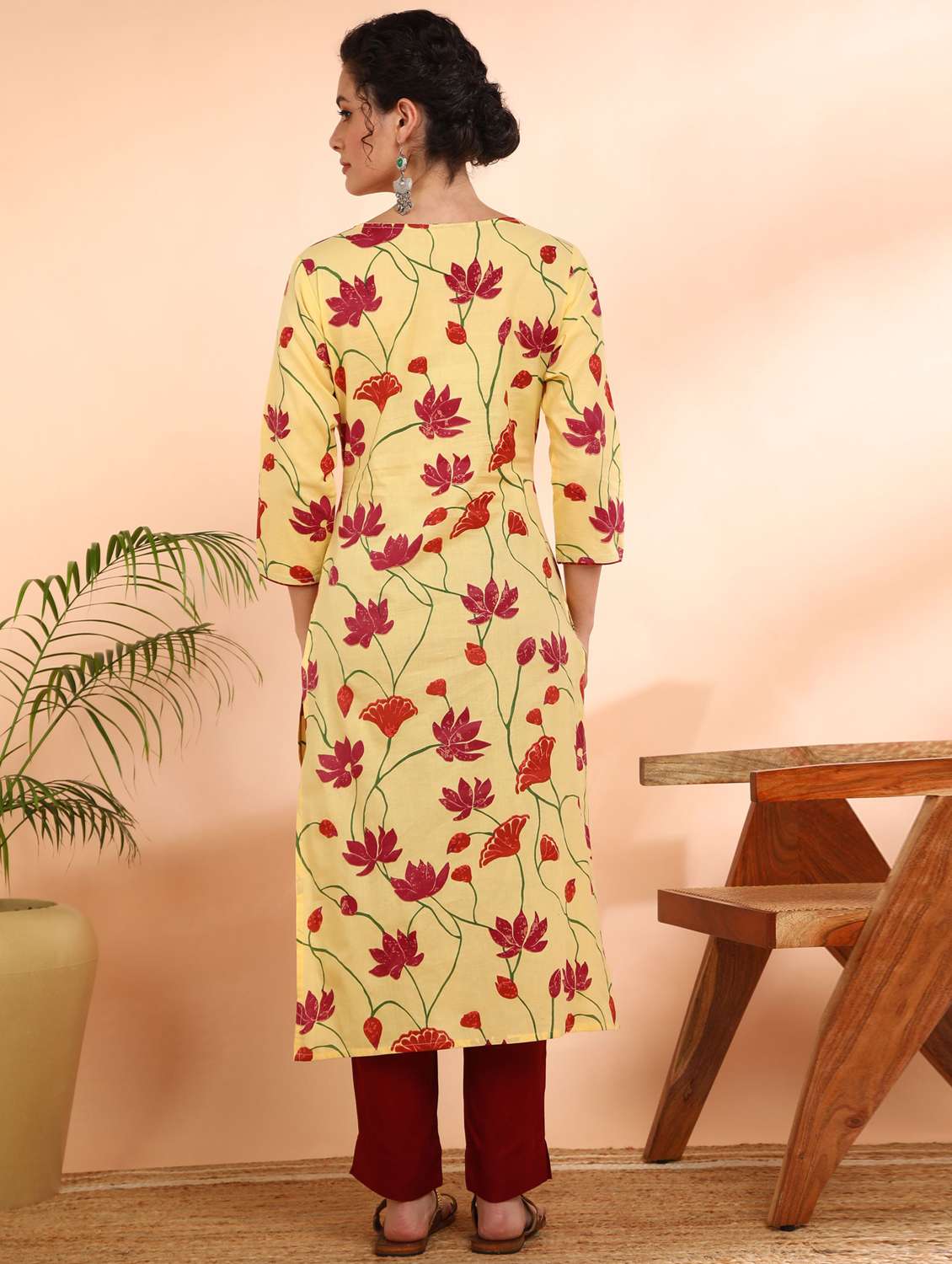 women floral printed three quarter sleeve straight kurta - 22407054 -  Standard Image - 3