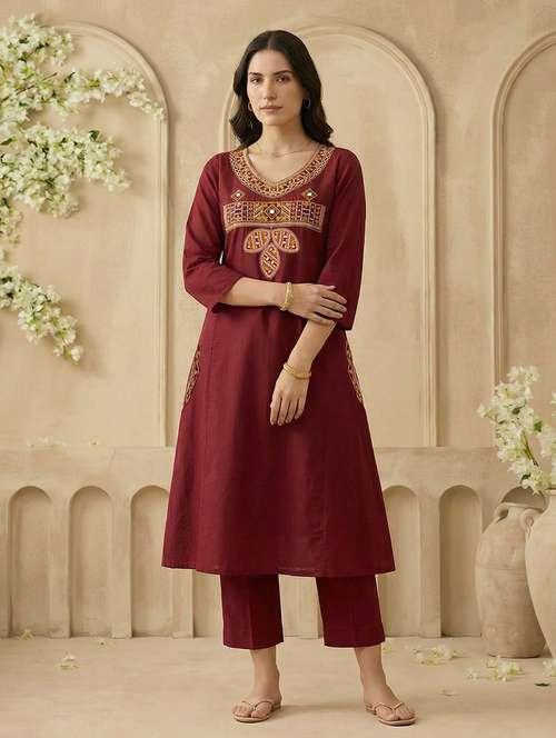 Women Solid With Work Three Quarter Sleeve Kurta And Pant Set