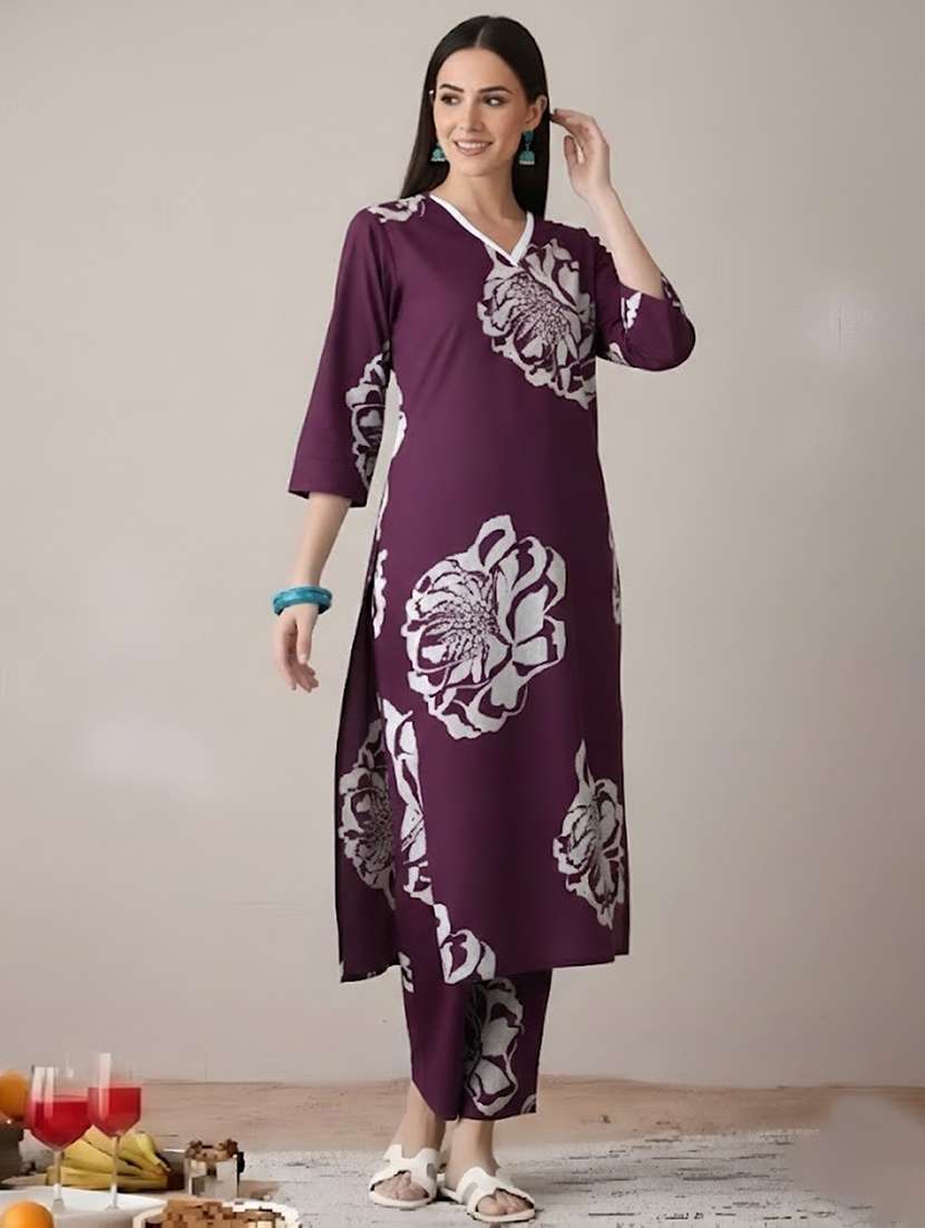 women printed three quarter sleeve kurta and pant set