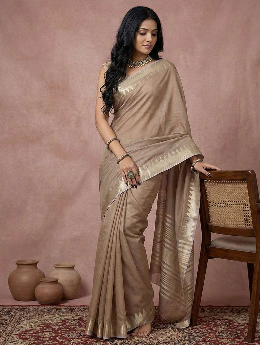 women solid with bordered saree with blouse