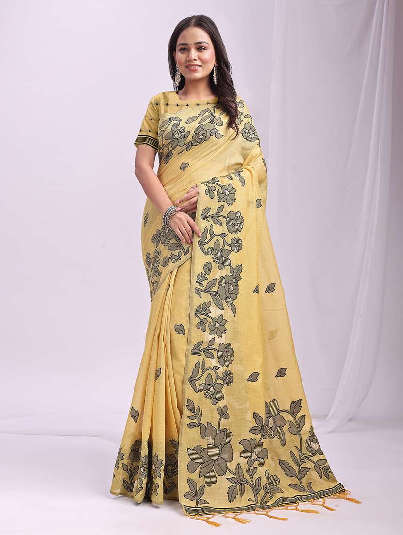 women self design bordered saree with blouse