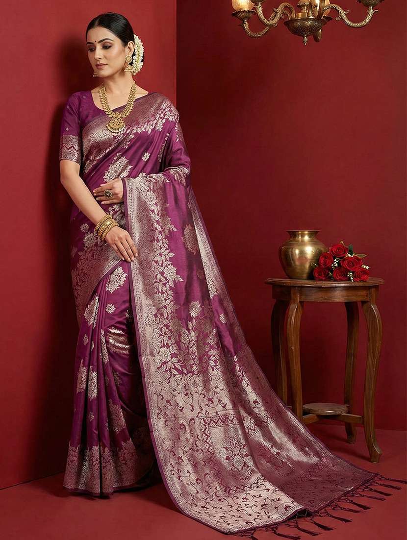 women self design banarasi saree with blouse
