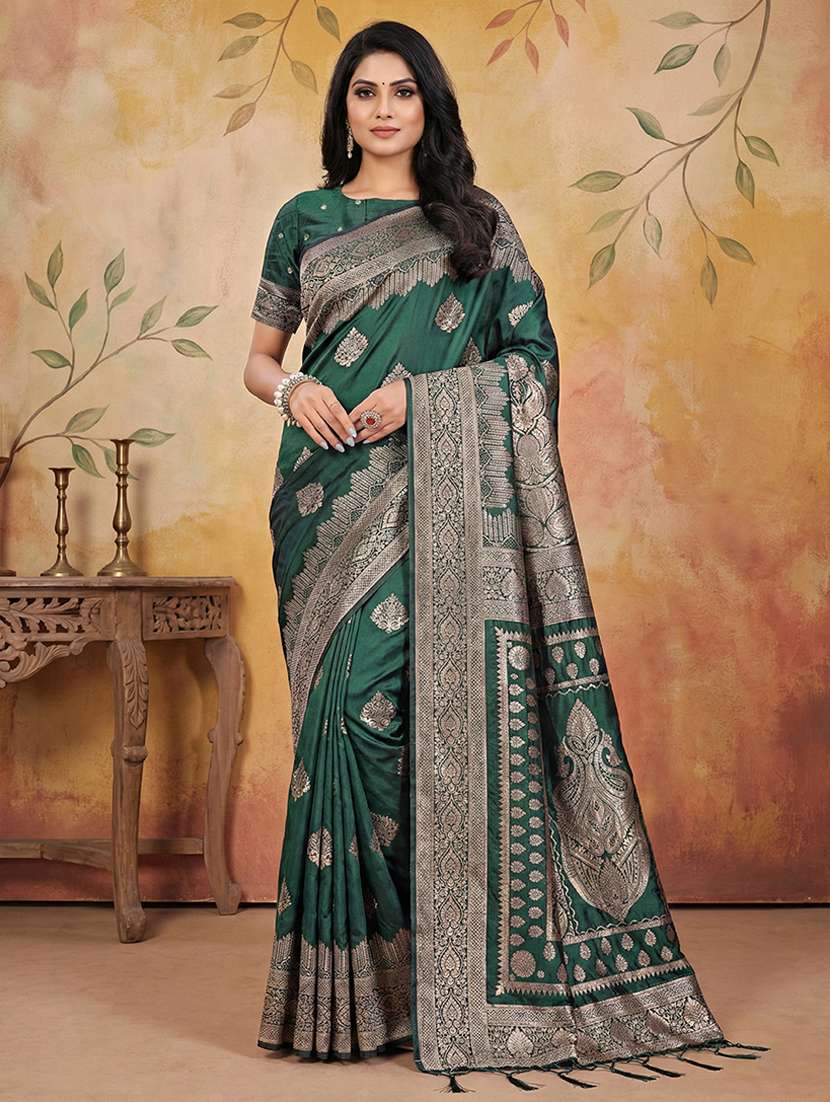 women self design banarasi saree with blouse