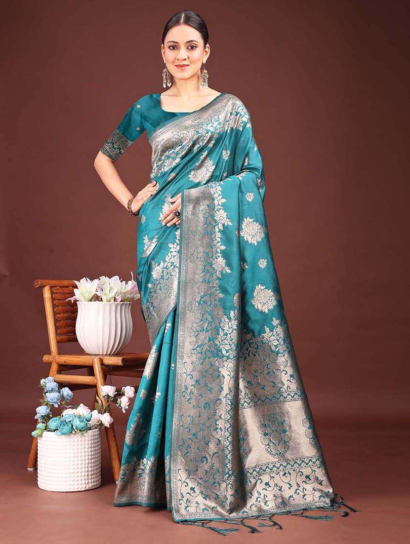 women self design banarasi saree with blouse