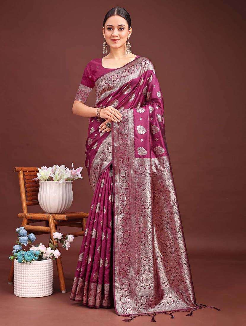 women self design banarasi saree with blouse