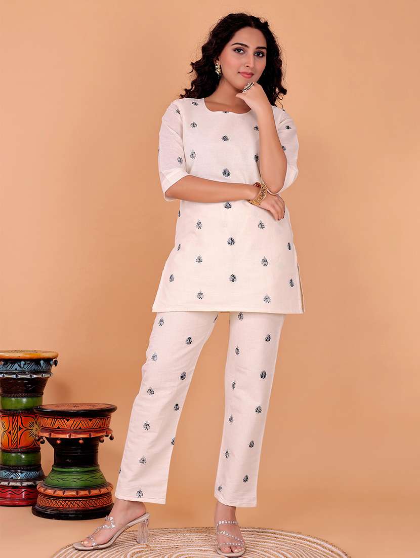 women self design three quarter sleeve ethnic co-ord set