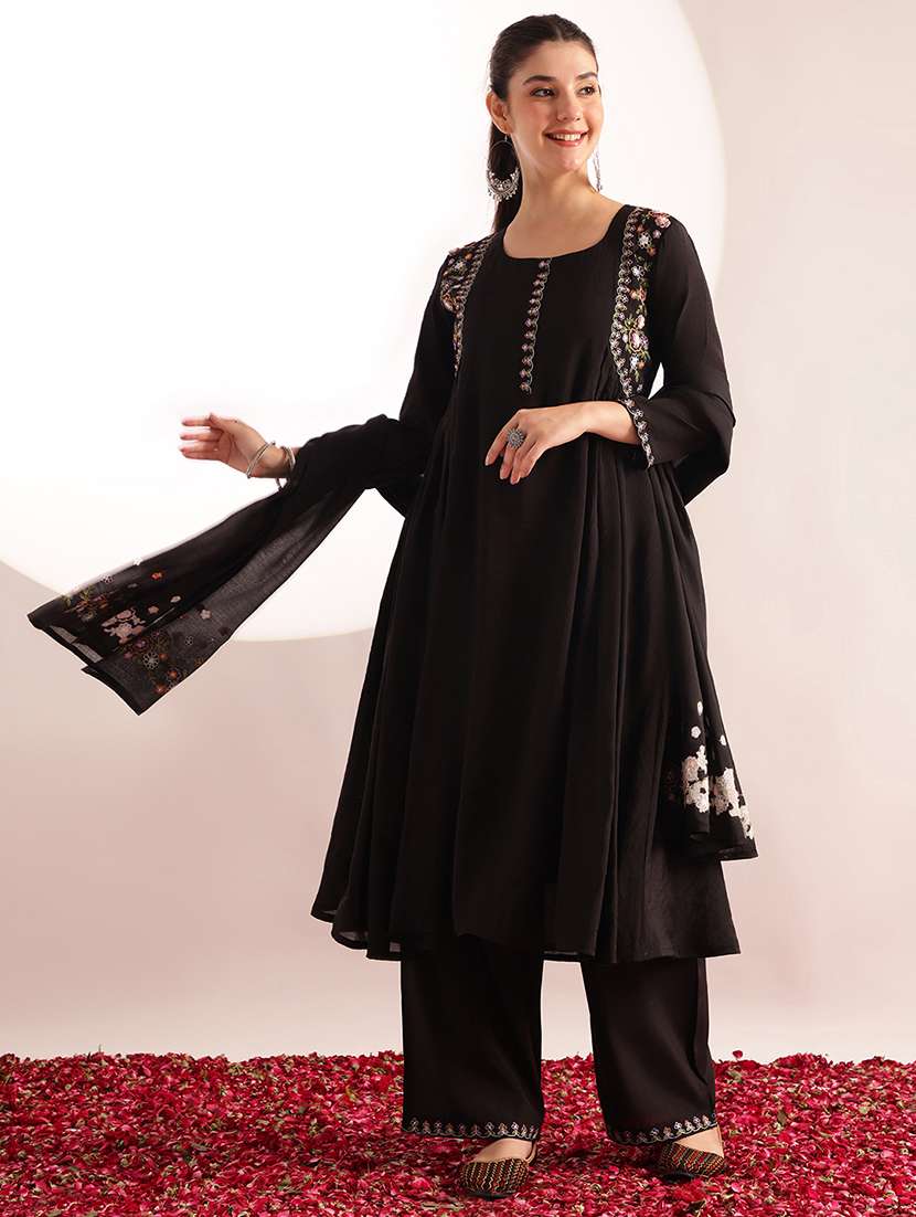 women solid with work three quarter sleeve kurta palazzo with dupatta set
