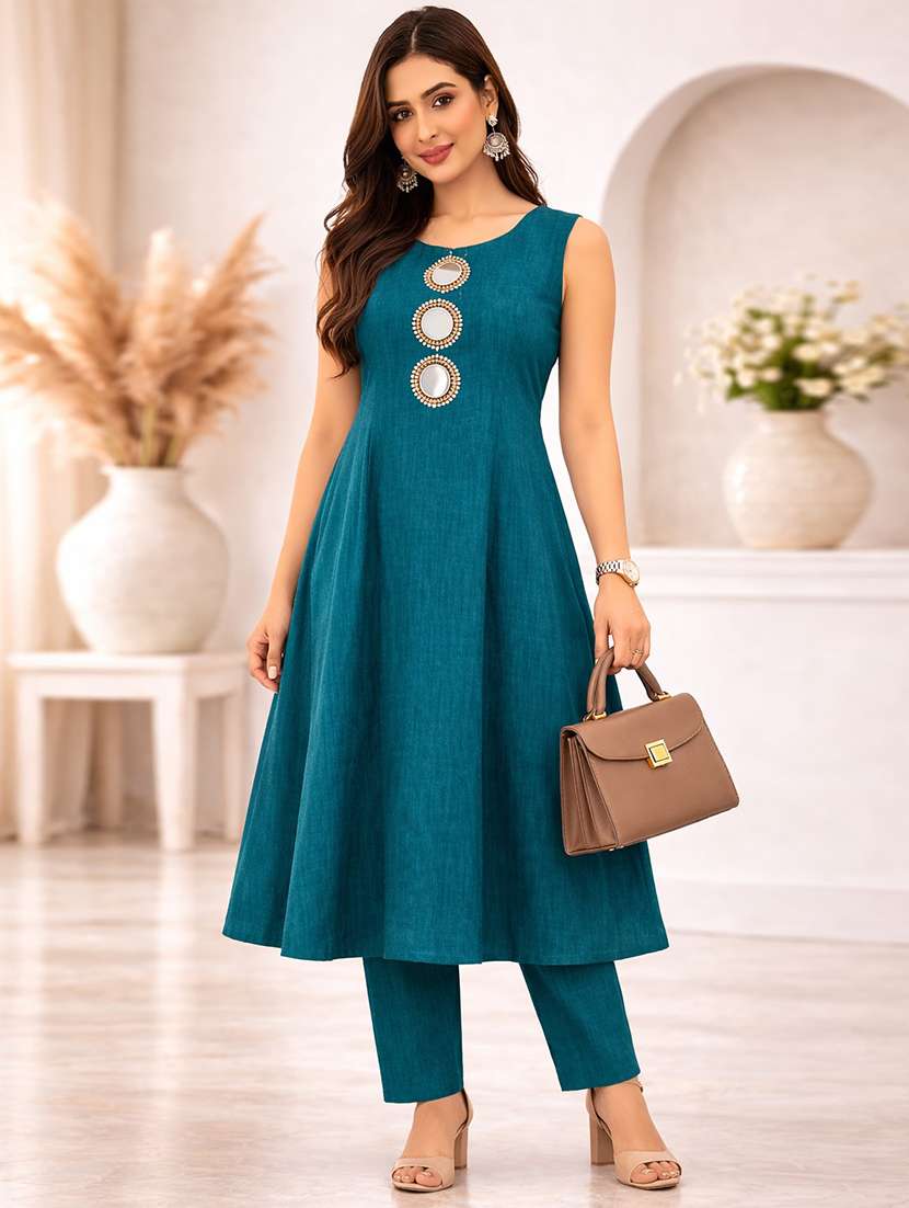 women solid with work sleeveless kurta pant set