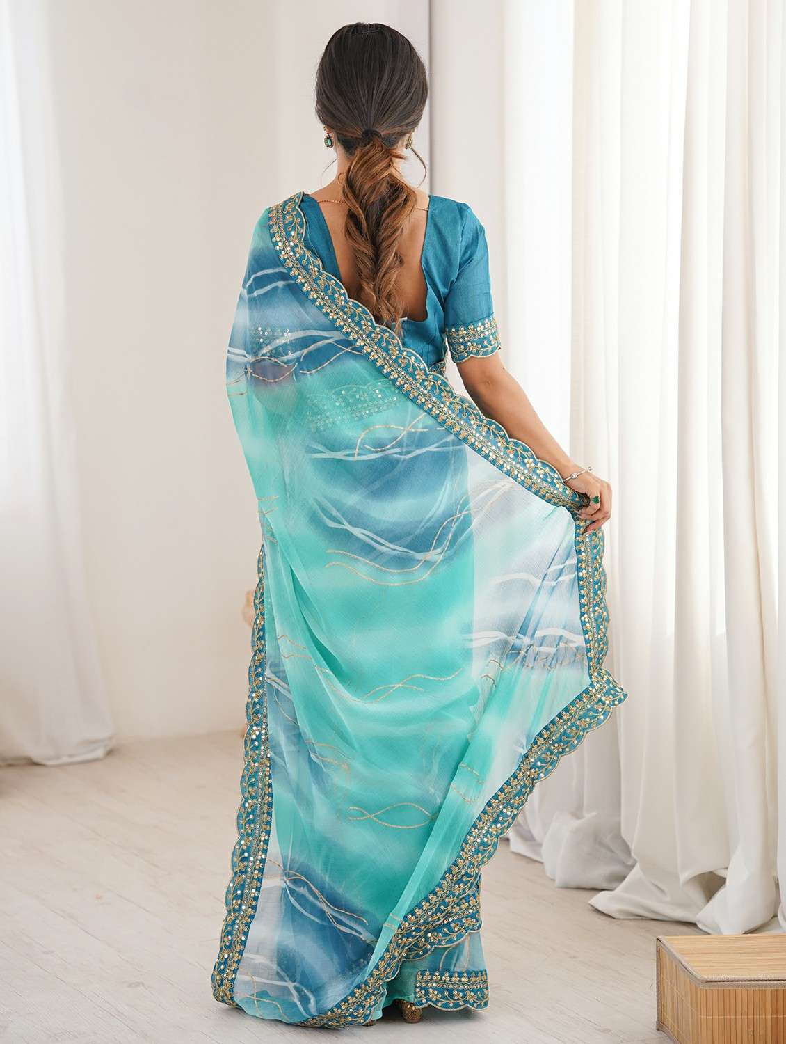 women printed bordered saree with blouse - 22417740 -  Standard Image - 3