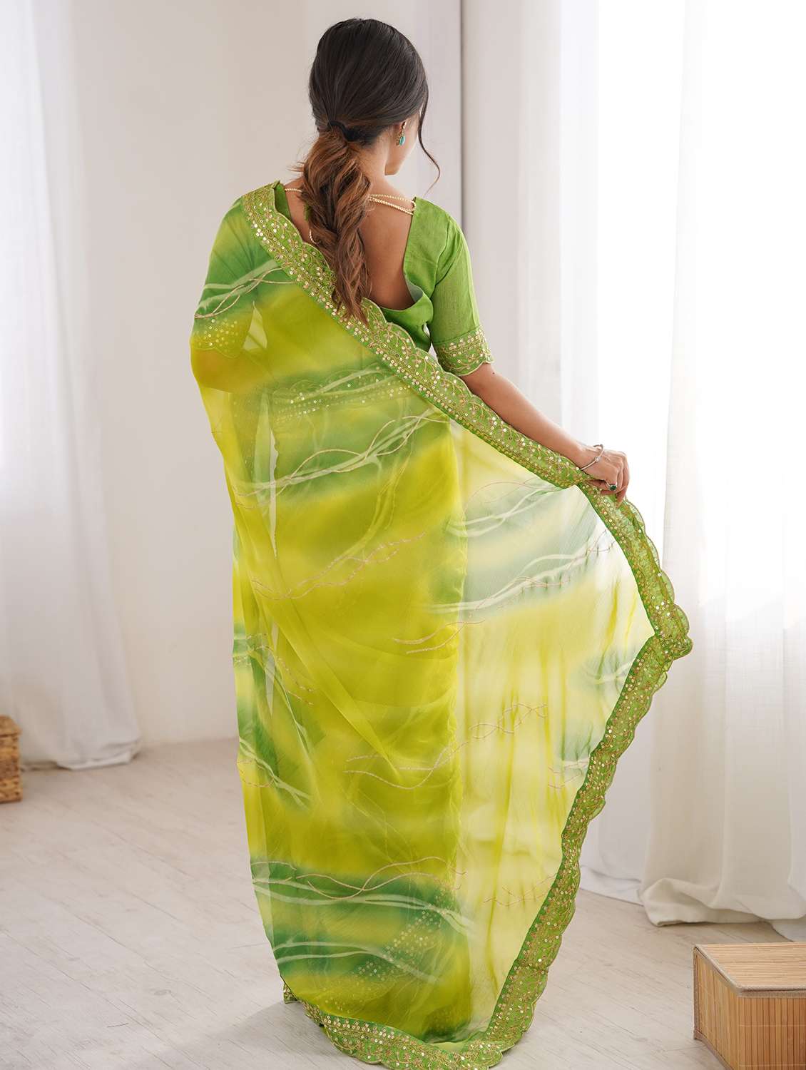 women printed bordered saree with blouse - 22417742 -  Standard Image - 3