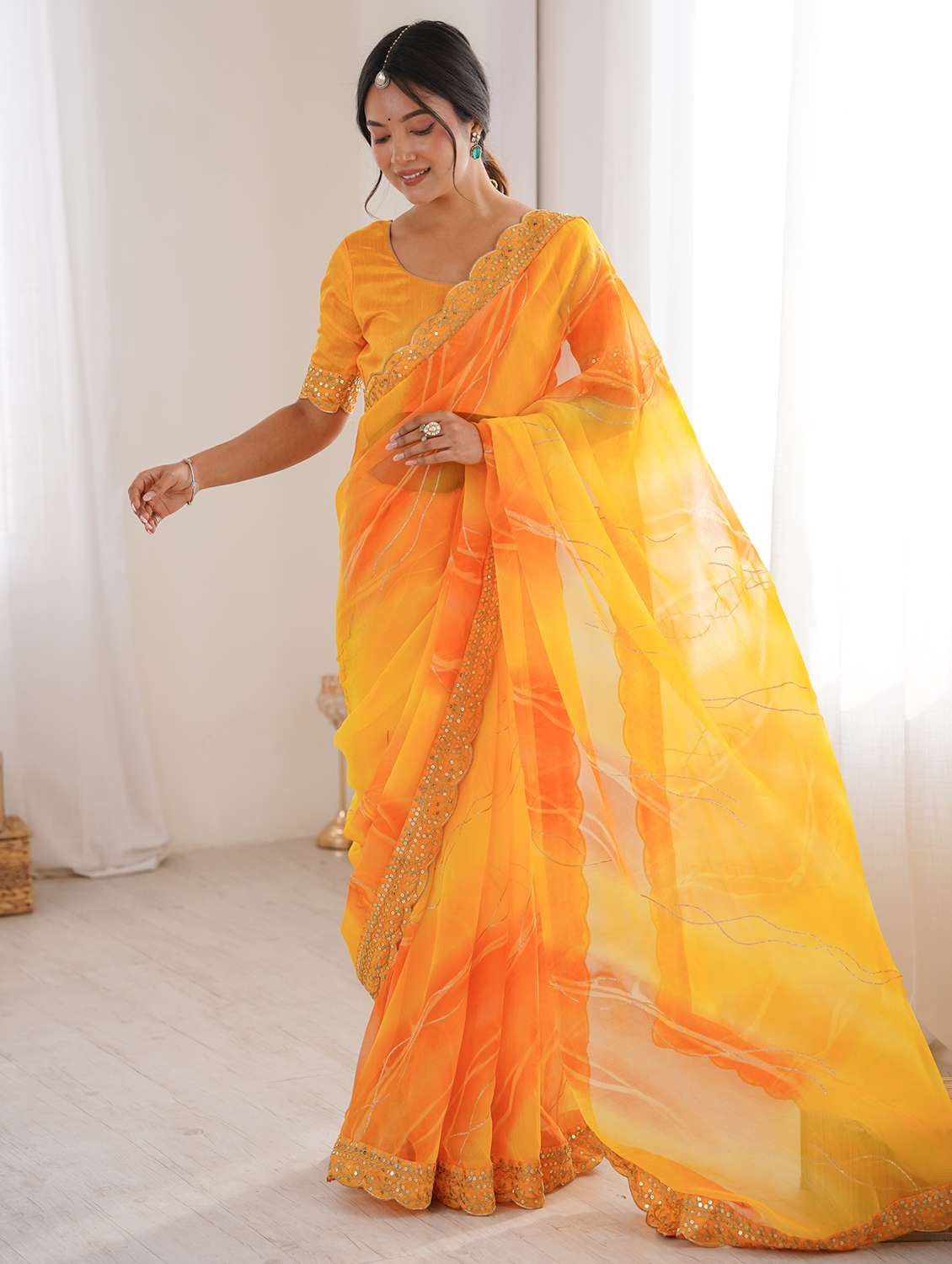 women printed bordered saree with blouse