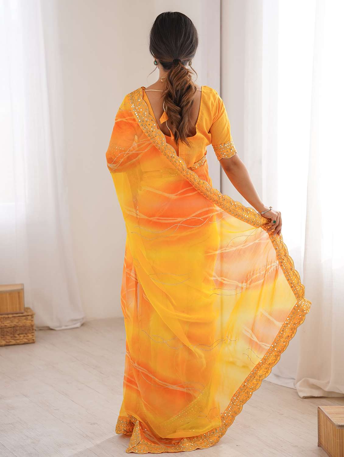 women printed bordered saree with blouse - 22417744 -  Standard Image - 3