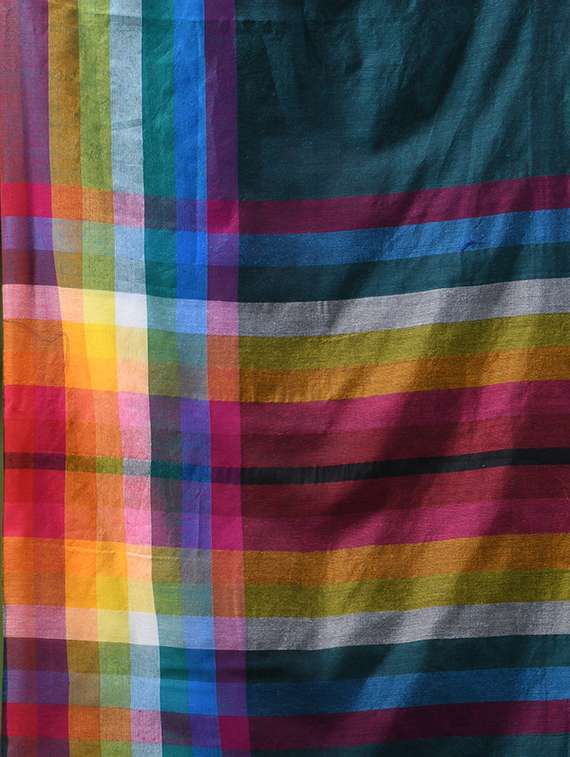 women striped printed saree - 22419795 -  Standard Image - 5