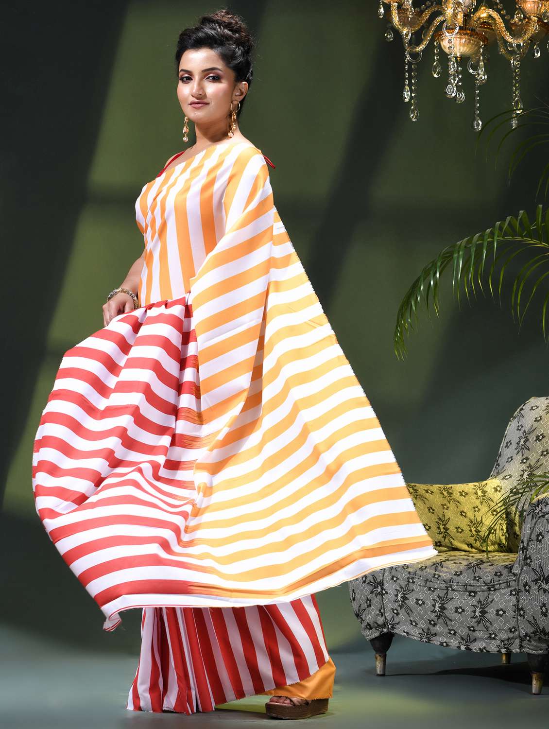 women striped printed saree - 22419797 -  Standard Image - 3