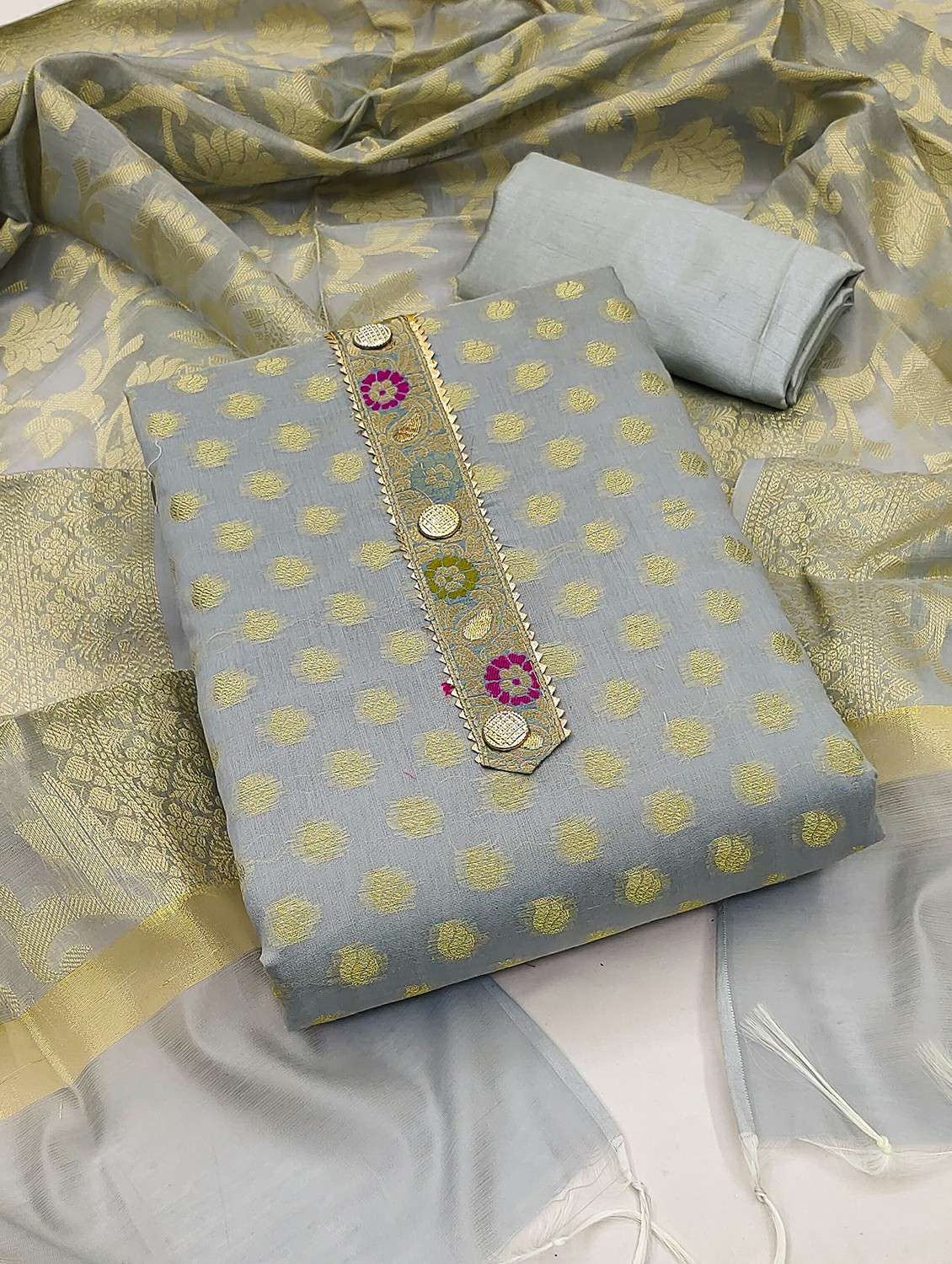 women self design unstitched suit set