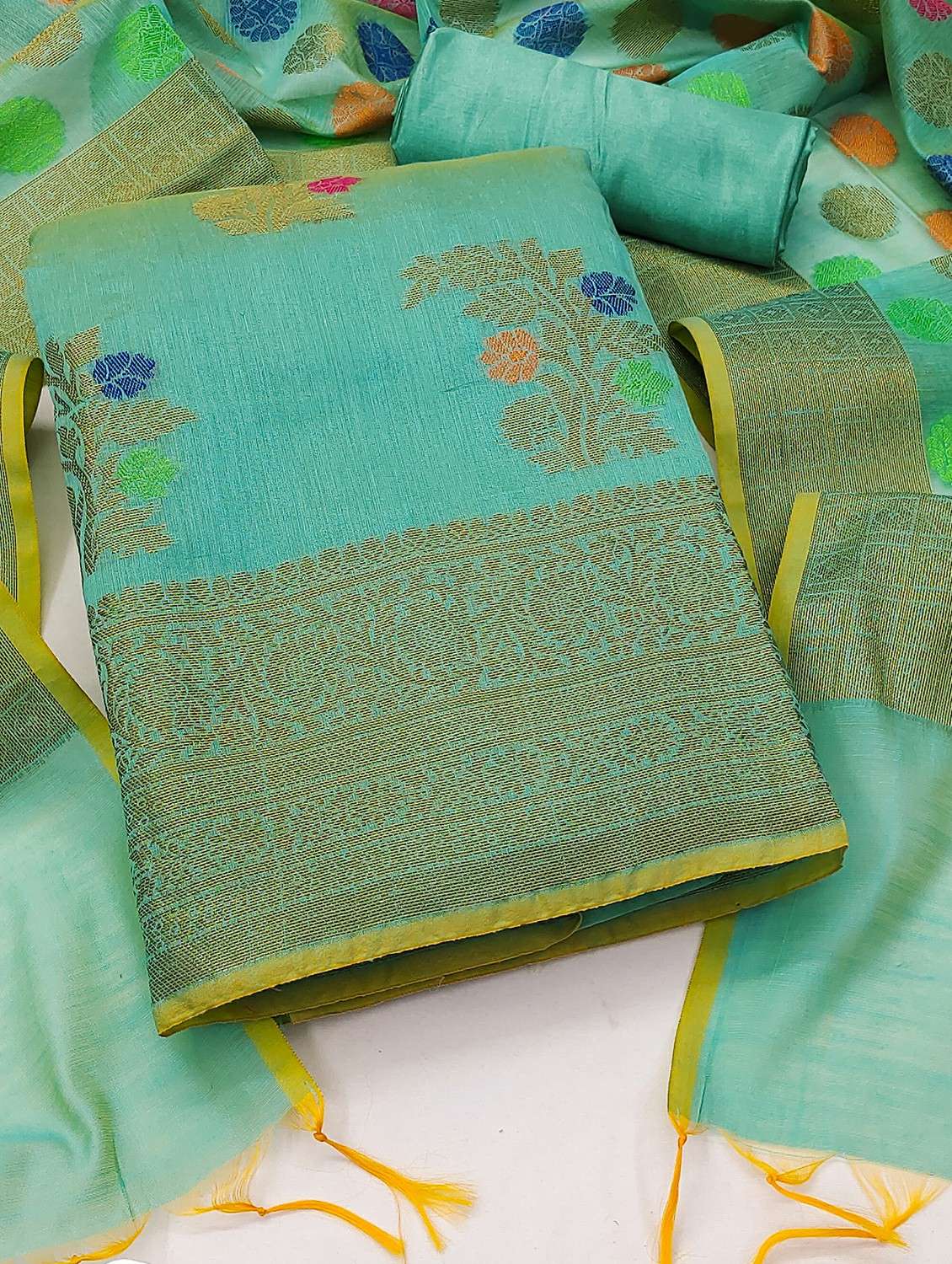 women self design unstitched suit set