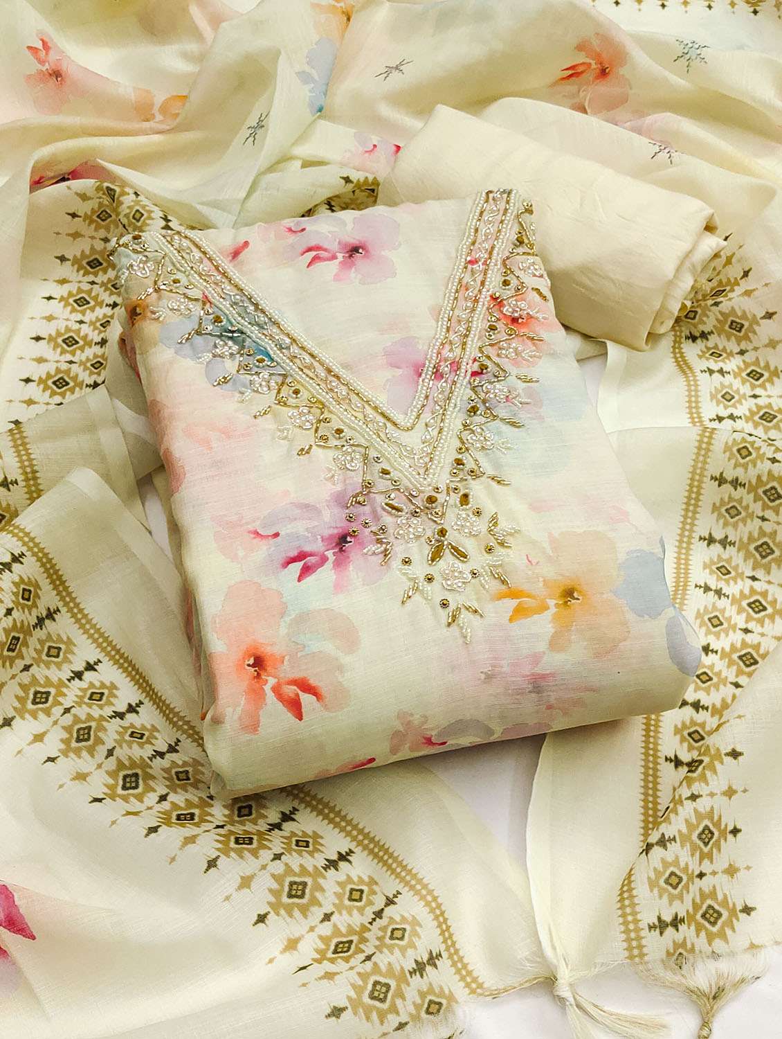 women floral printed unstitched suit set