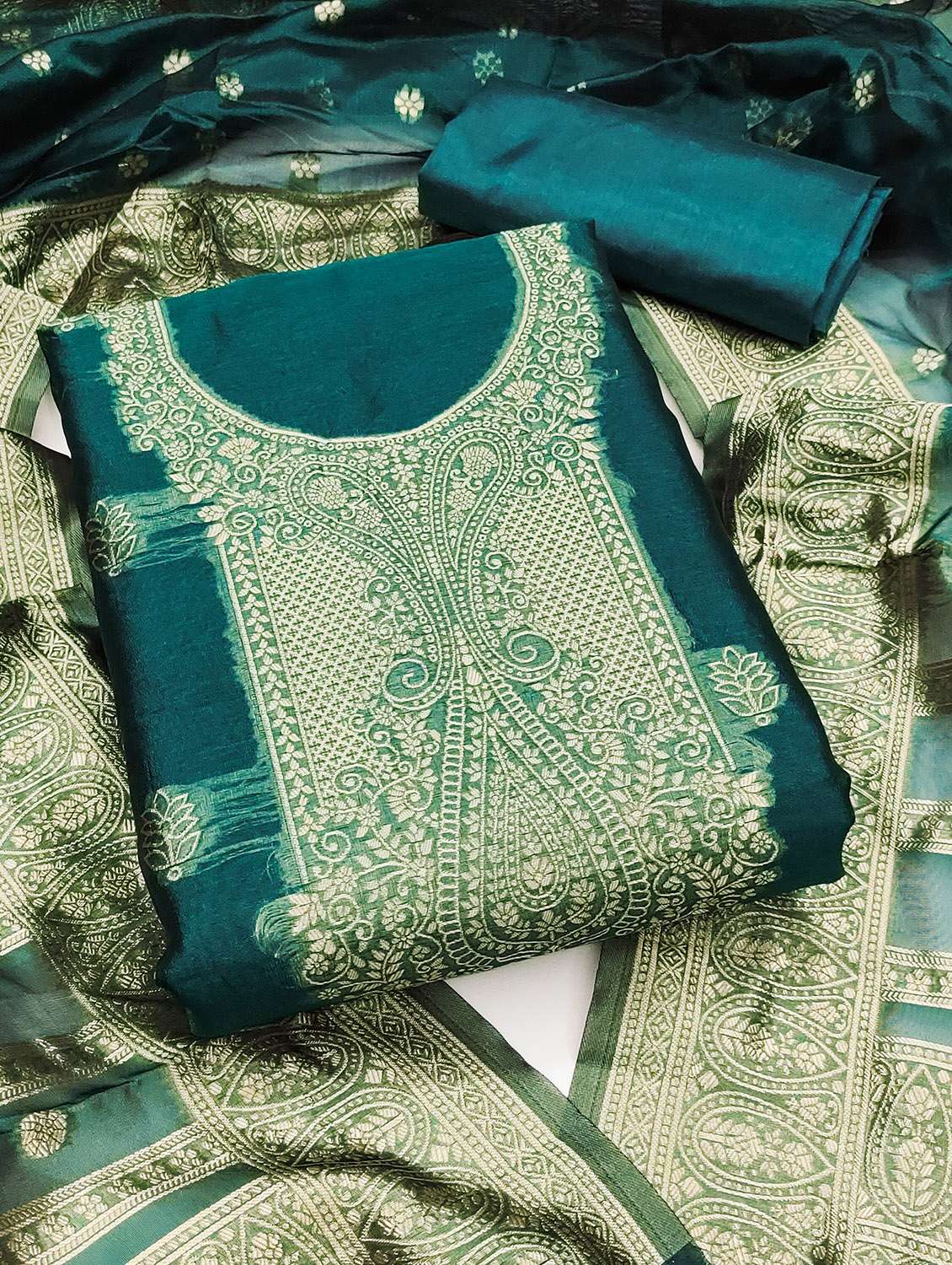 women self design unstitched suit set