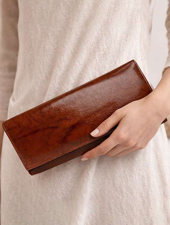 women tan leather regular wallet - 22423664 -  Standard Image - 3