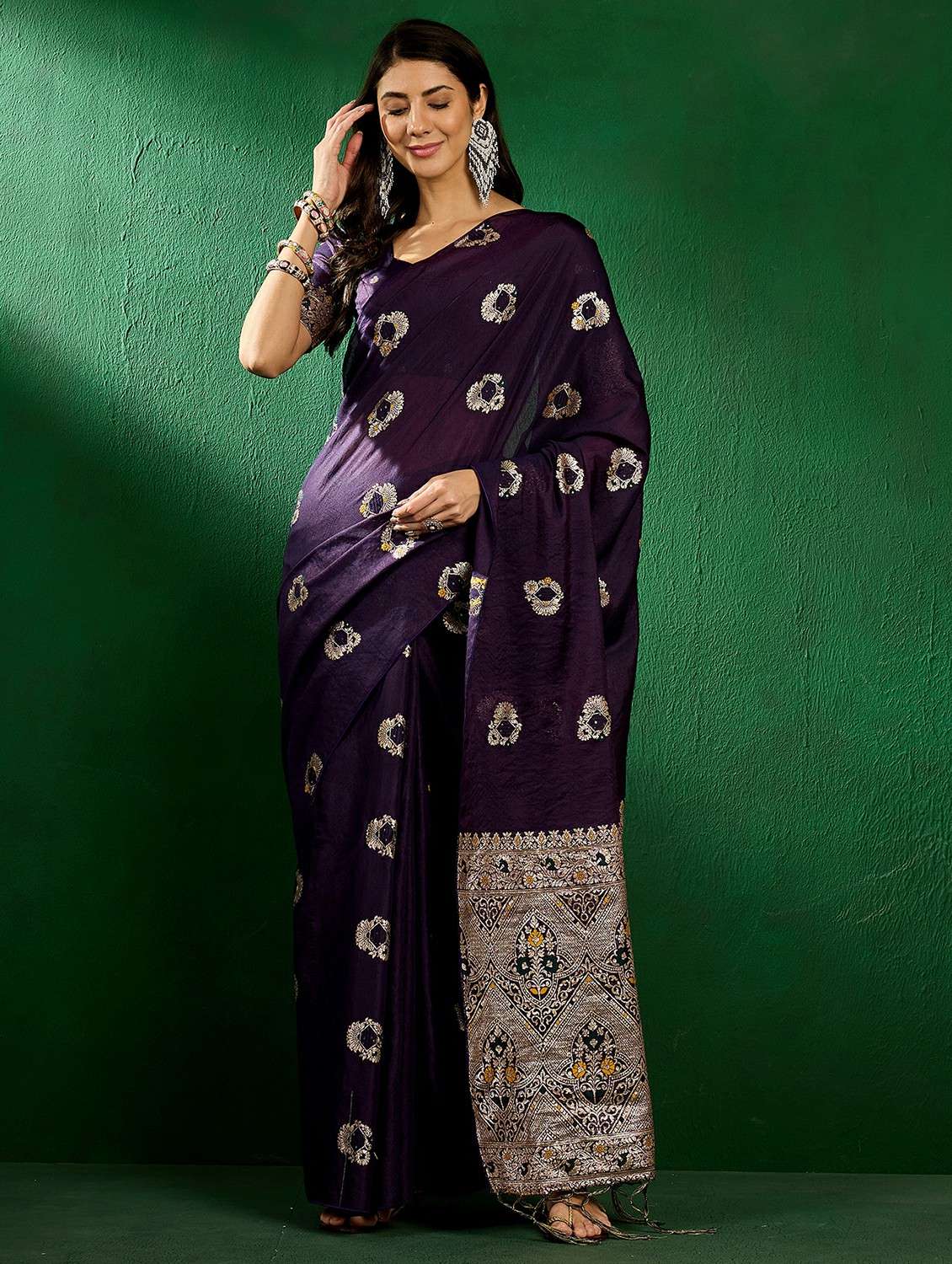 women self design banarasi saree with blouse - 22424324 -  Standard Image - 3