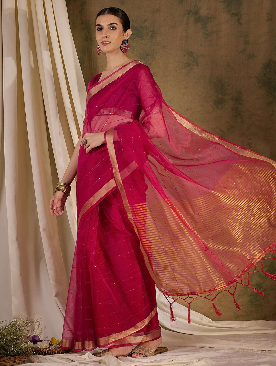 women solid with work bordered saree with blouse - 22424327 -  Standard Image - 3