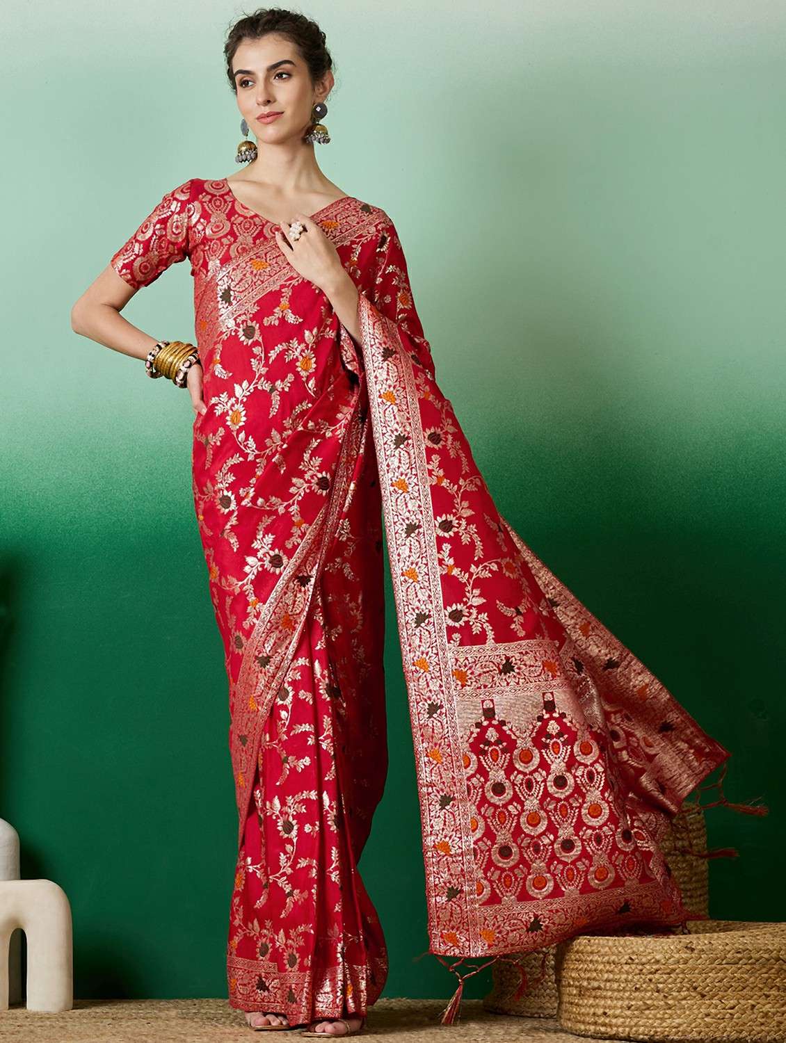 women self design banarasi saree with blouse