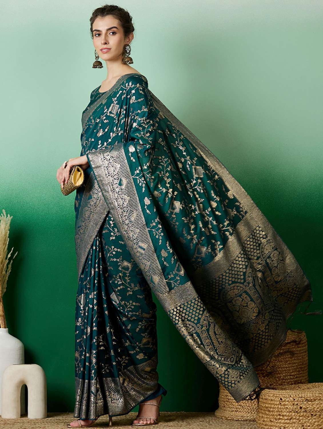 Women Self Design Banarasi Saree With Blouse - 22424372 -  Standard Image - 3