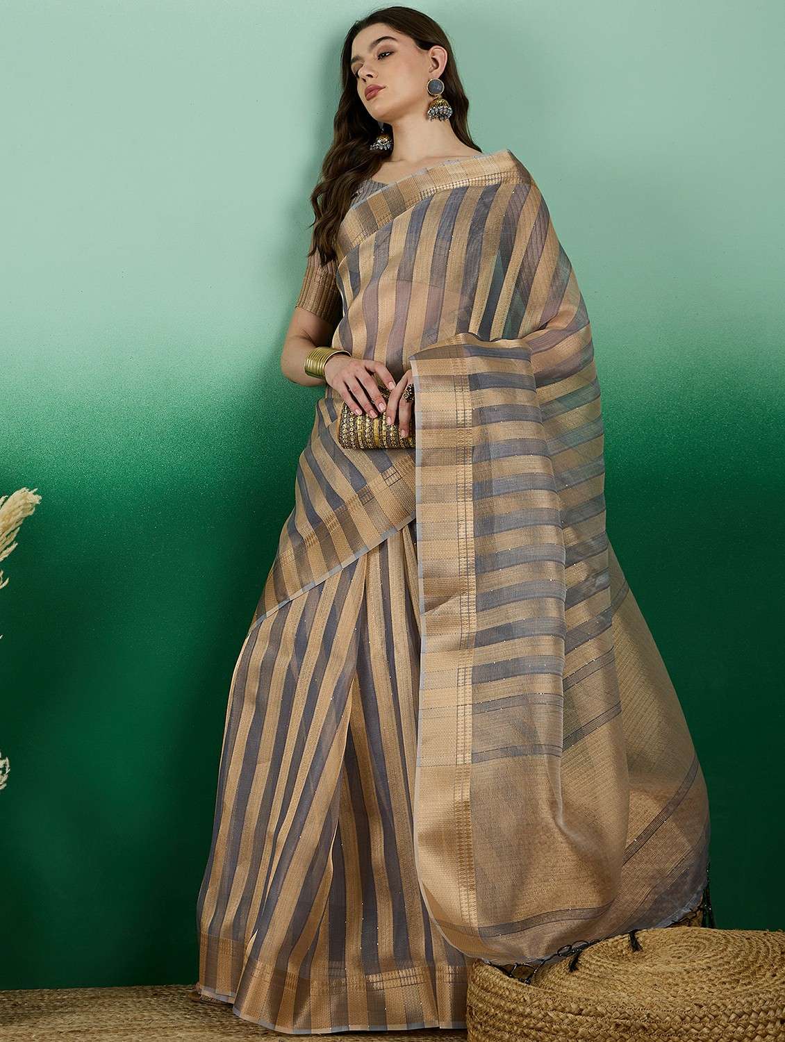 women striped bordered saree with blouse - 22424375 -  Standard Image - 3