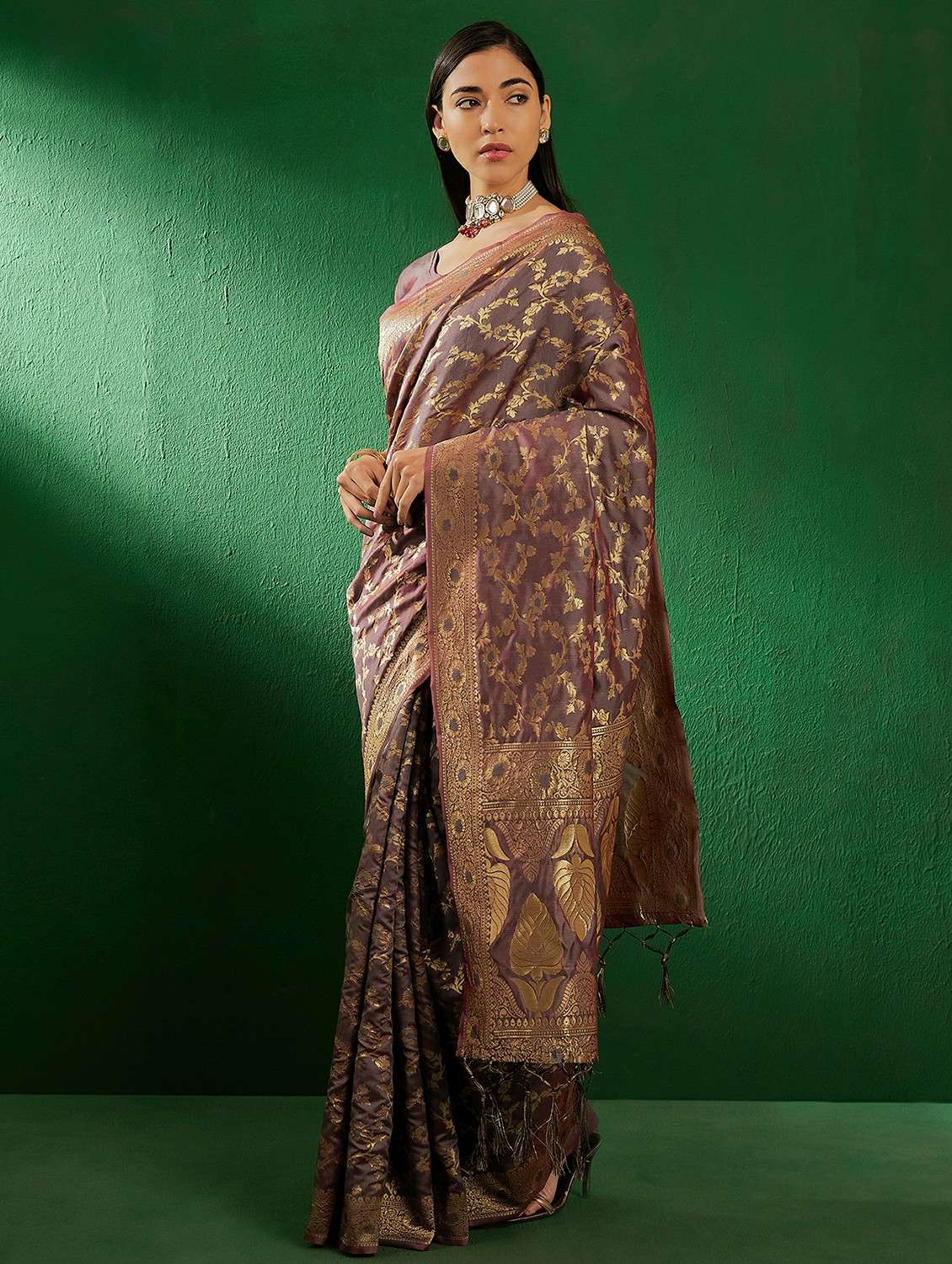 women self design banarasi saree with blouse - 22424649 -  Standard Image - 3