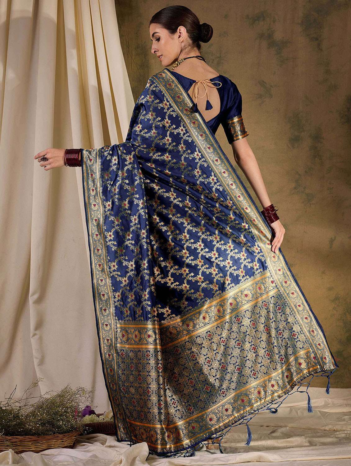 women self design banarasi saree with blouse - 22424672 -  Standard Image - 3
