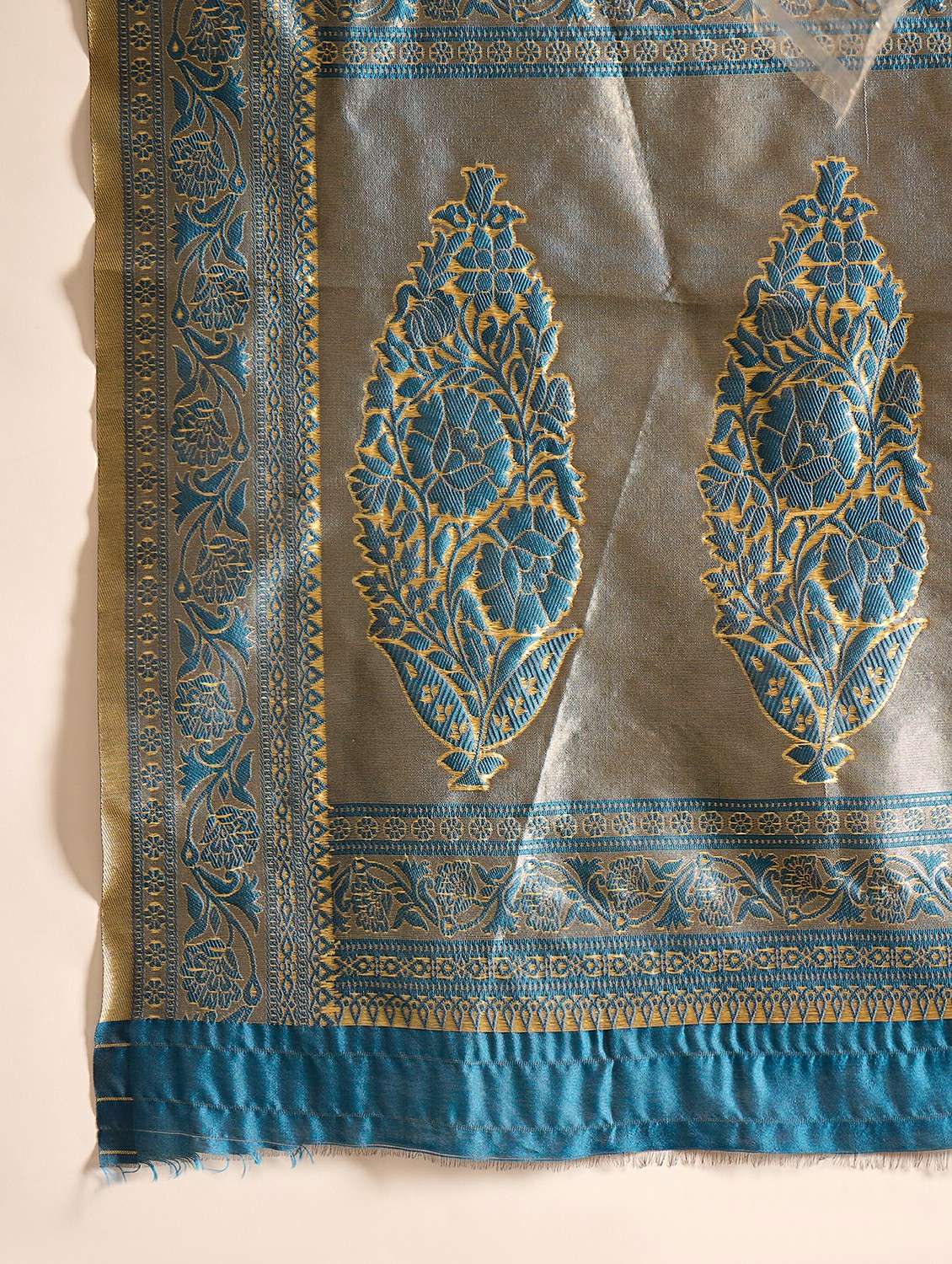women self design banarasi saree with blouse - 22424682 -  Standard Image - 5