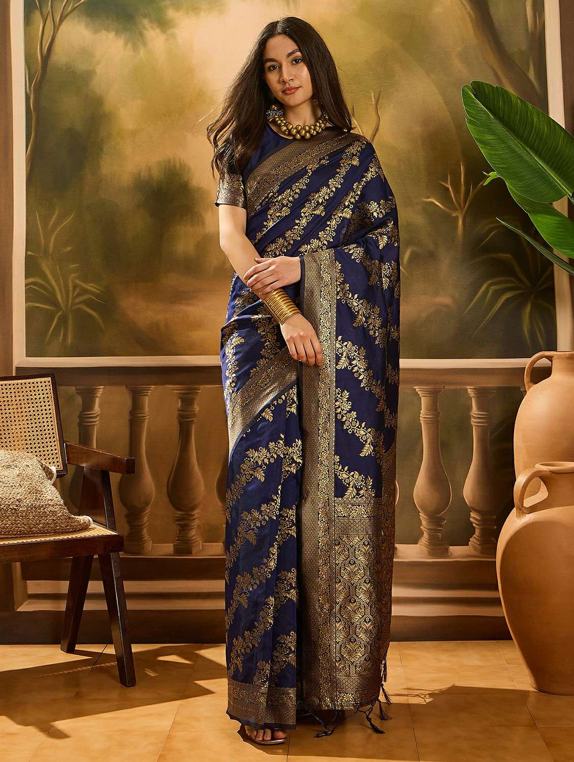women self design banarasi saree with blouse