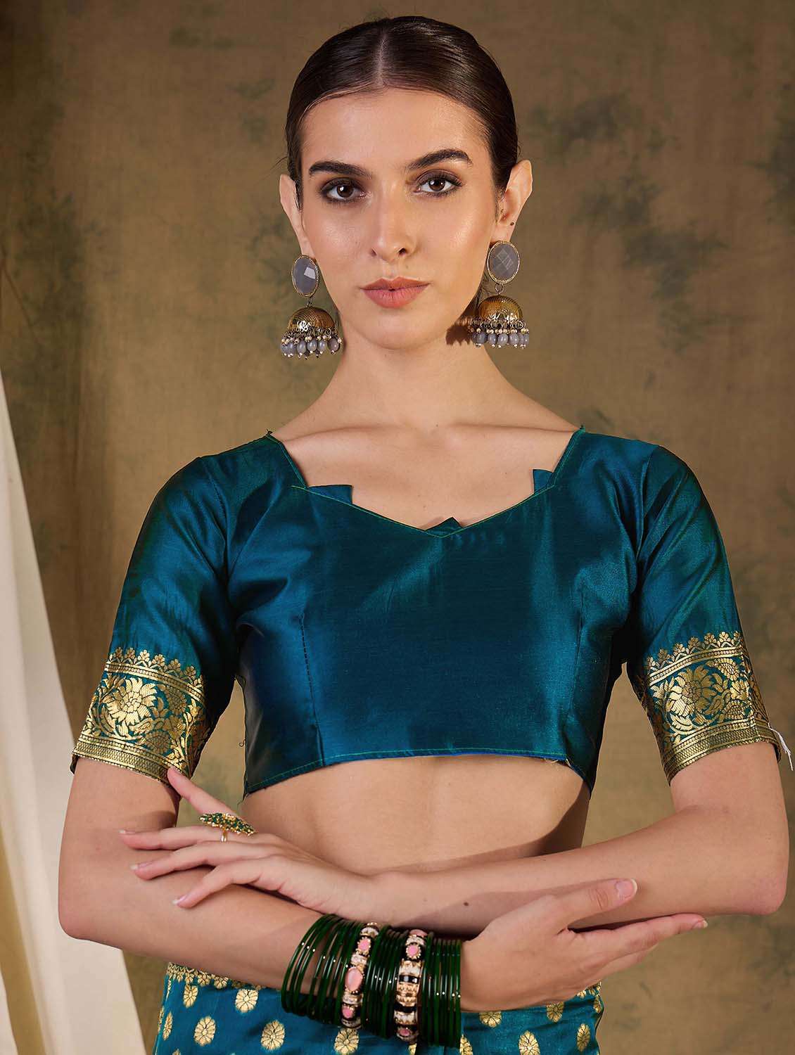 women self design banarasi saree with blouse - 22424686 -  Standard Image - 5