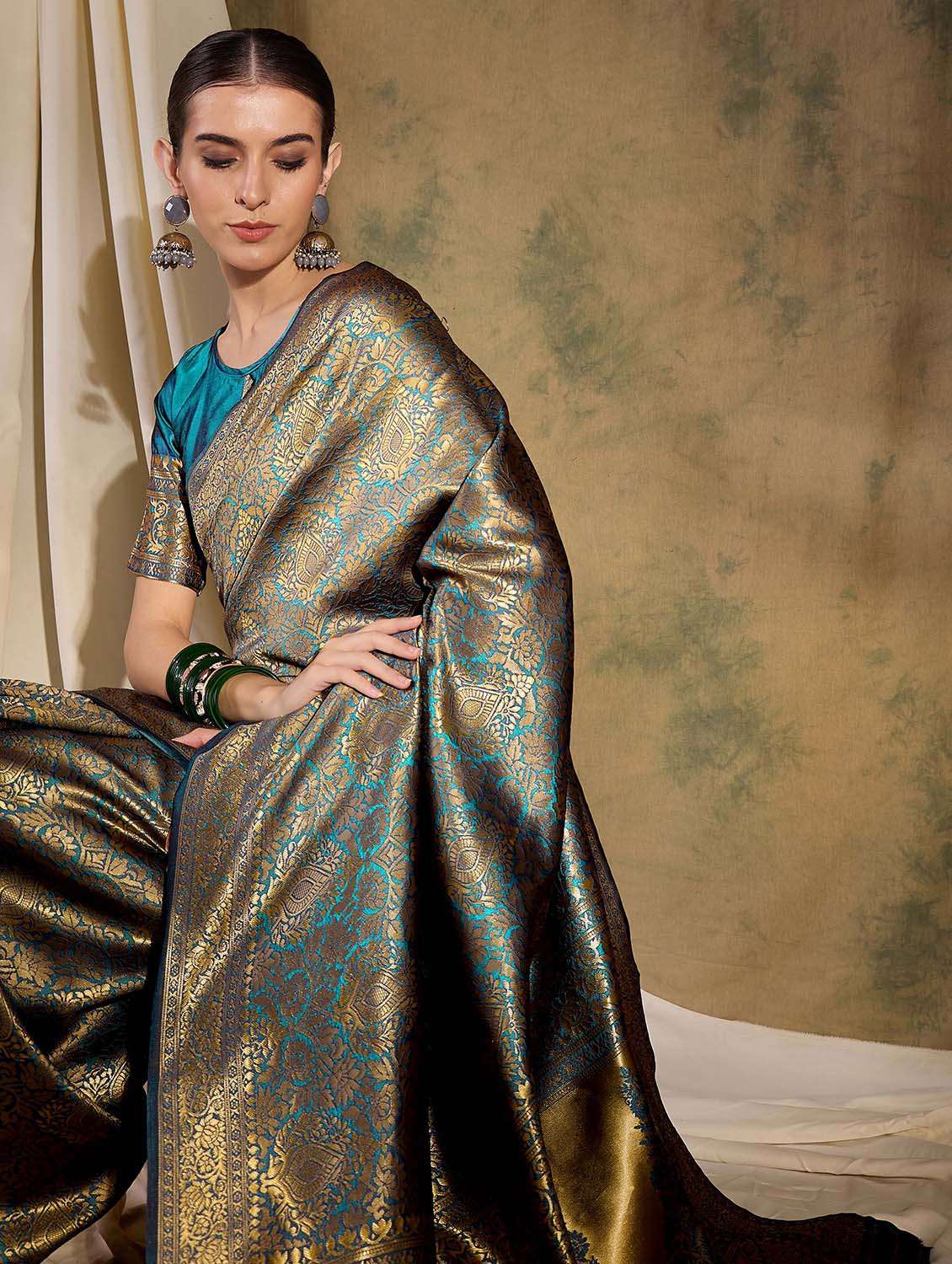 women self design banarasi saree with blouse - 22424690 -  Standard Image - 3