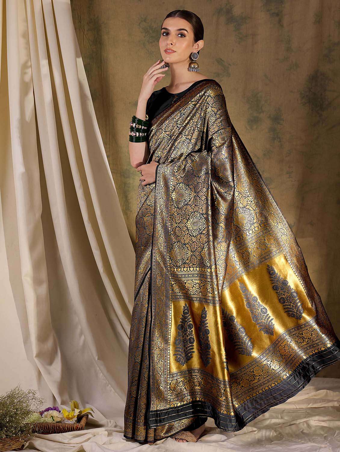 women self design banarasi saree with blouse