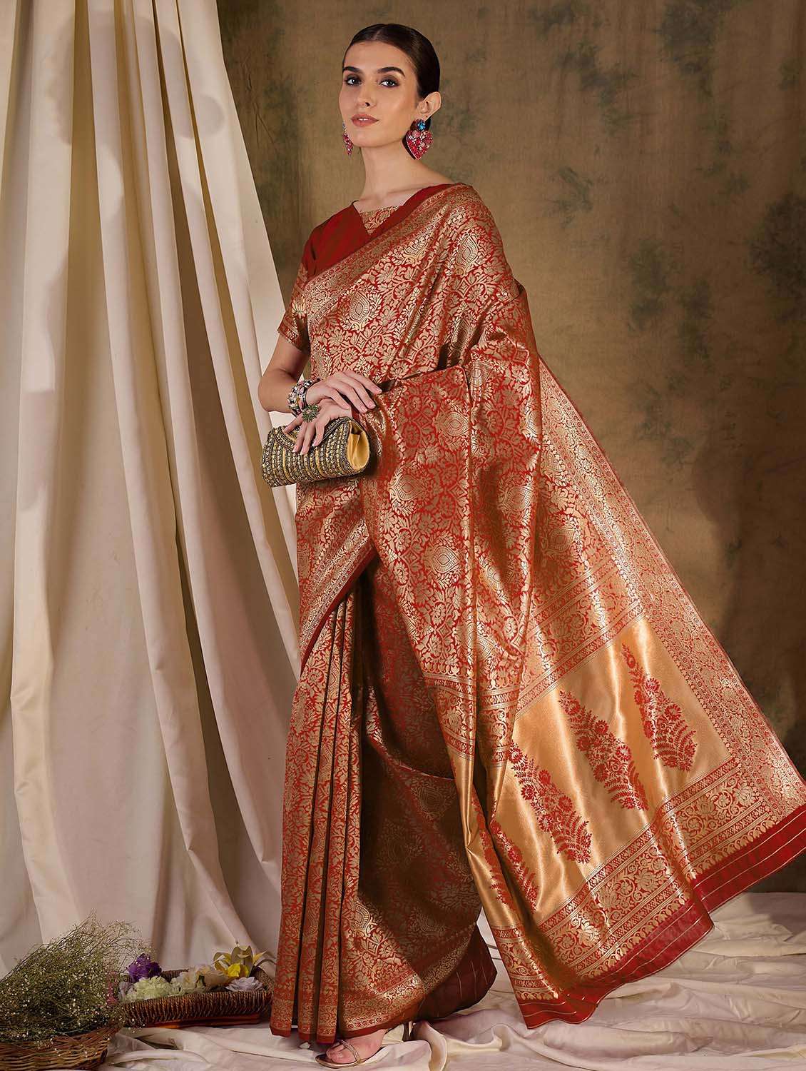 women self design banarasi saree with blouse