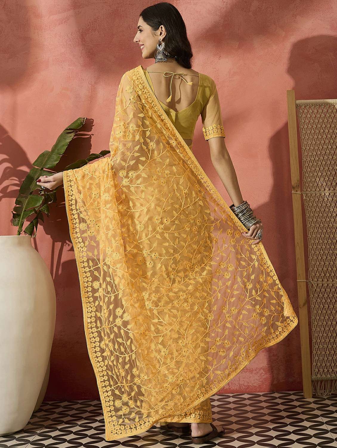 women solid with work embroidered saree with blouse - 22424695 -  Standard Image - 3